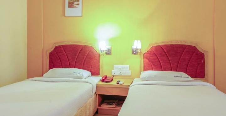Aj International Hotel Bangalore Exterior photo