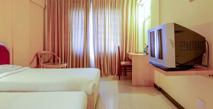 Aj International Hotel Bangalore Exterior photo